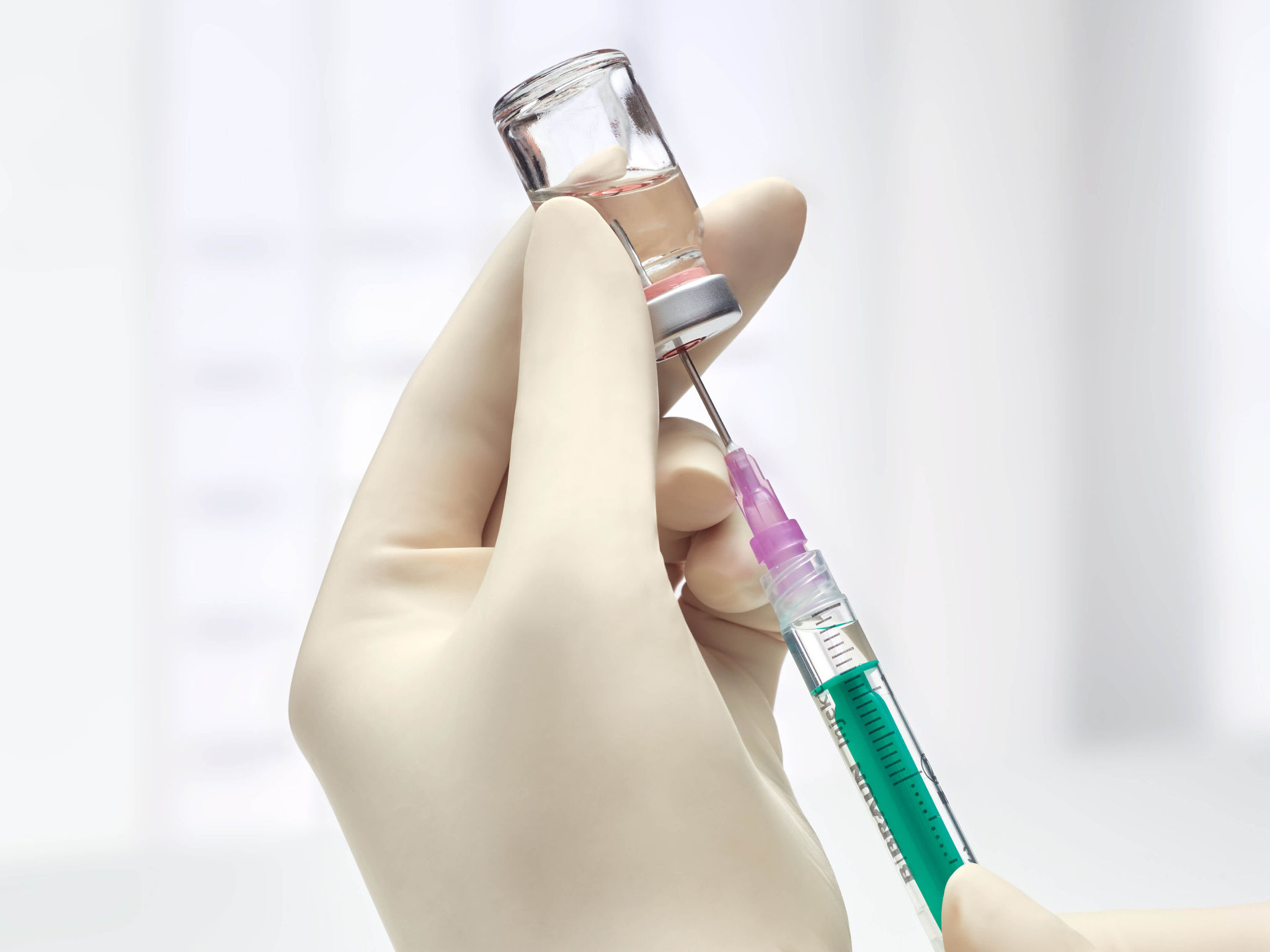 Ống tiêm rút thuốc